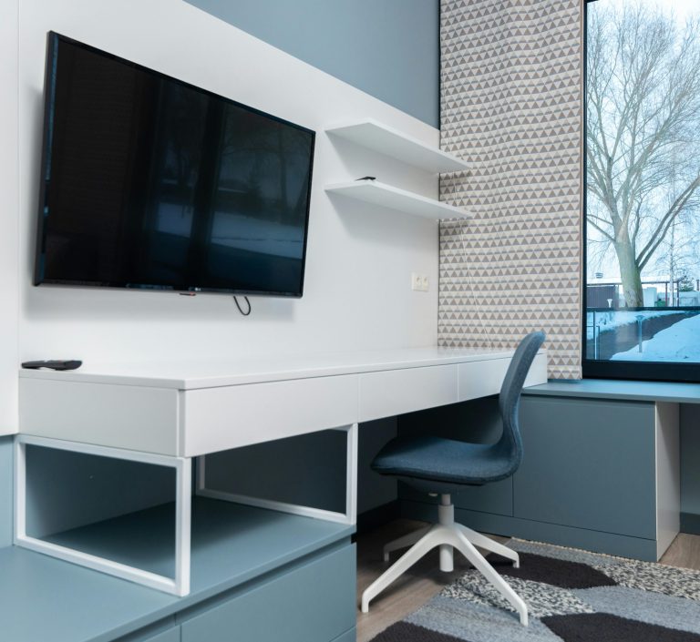 Pros and Cons of Owning a Plug-In Hybrid