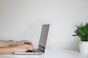Implementing policy reforms through online learning